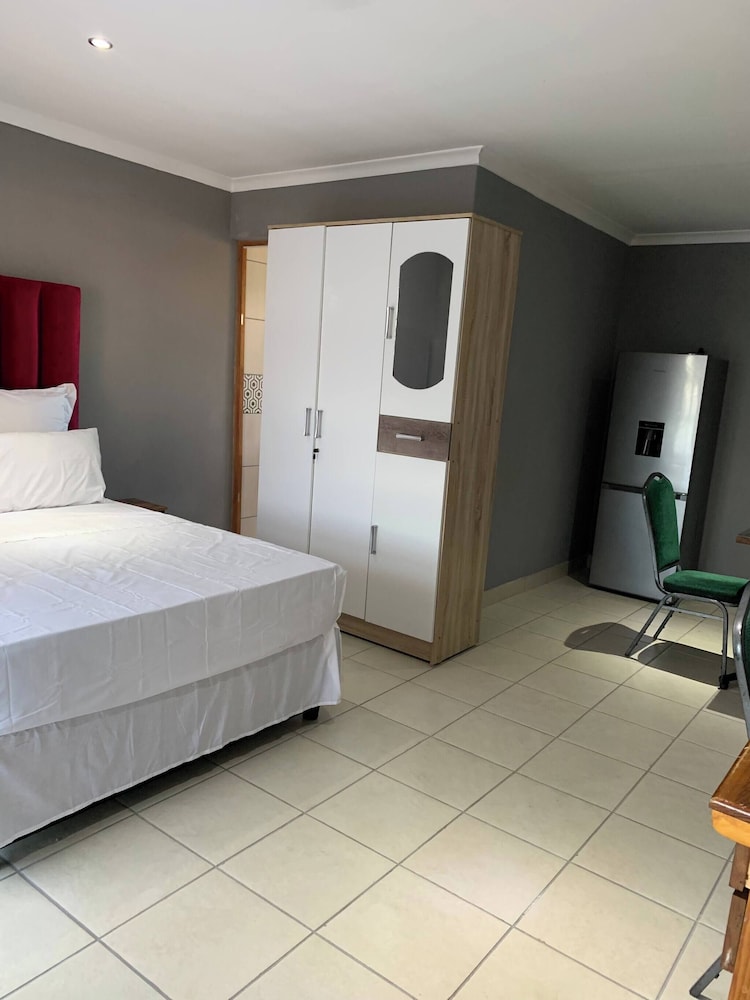 Room-beach View, En-suite Bedroom2