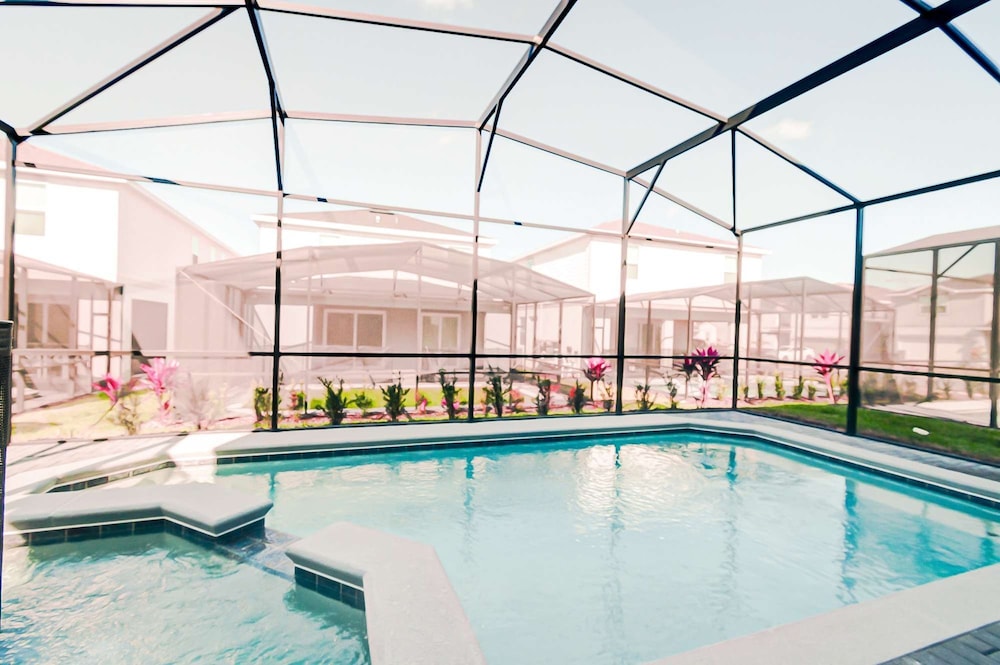 16239 7BR Stunning Home For Your Family Vacation