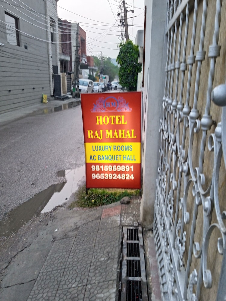 Hotel Raj Mahal