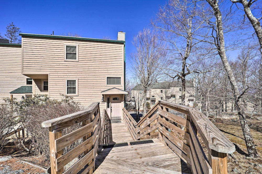 Beech Mountain Retreat w/ Decks & Mountain Views! view 5