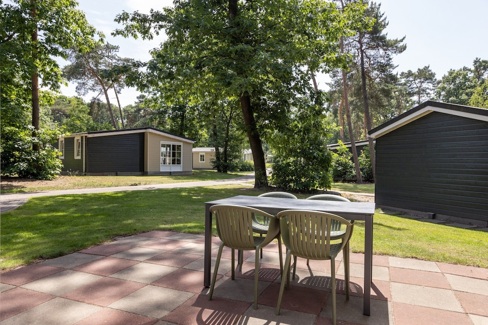 Chalet With a Dishwasher, in a Car-free Park