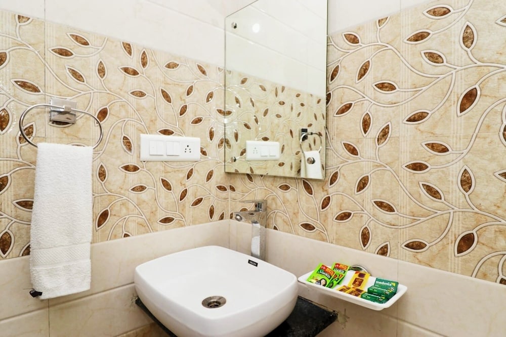 Hotel Shivaka Inn Delhi Airport