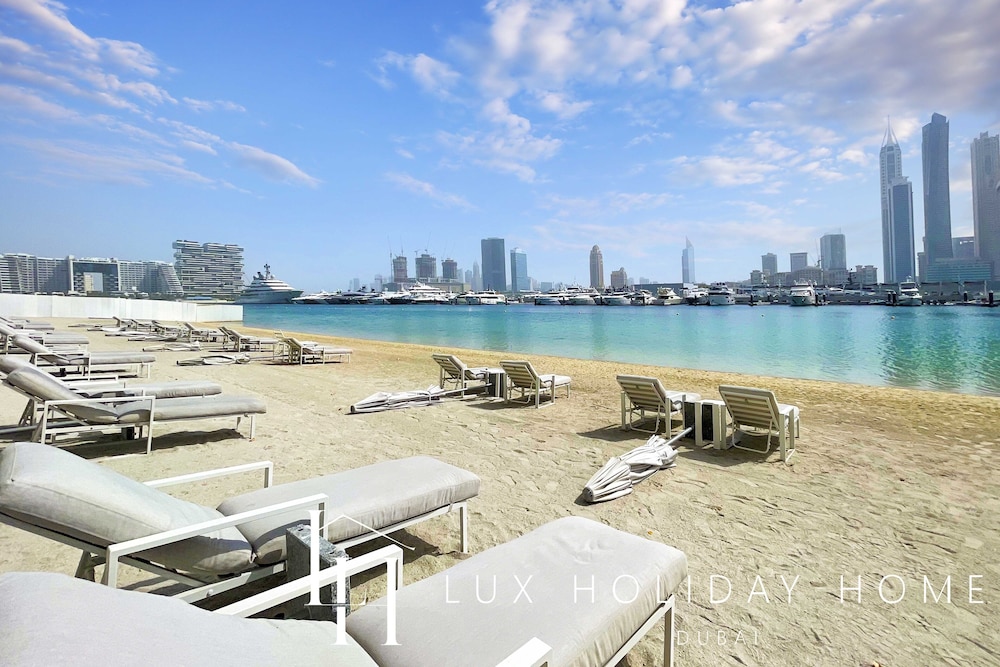 LUX The Marina Vista Beachfront Suite