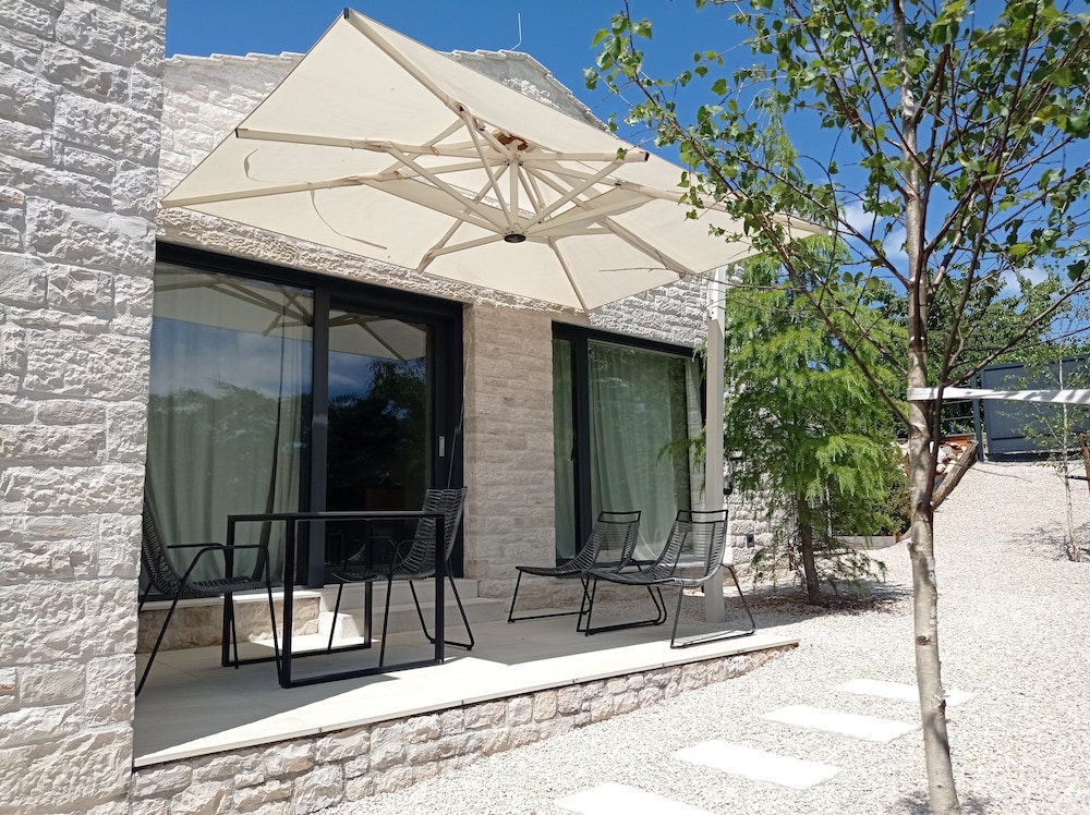 Remarkable 2-bed House in Zrenj view 4