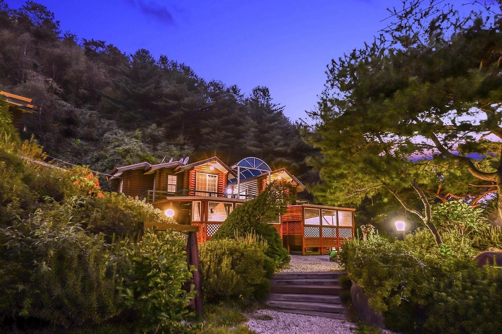 Pocheon Arumdri Pension view 3
