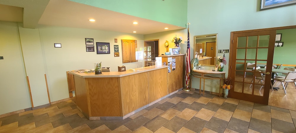 Plymouth Suites Hotel