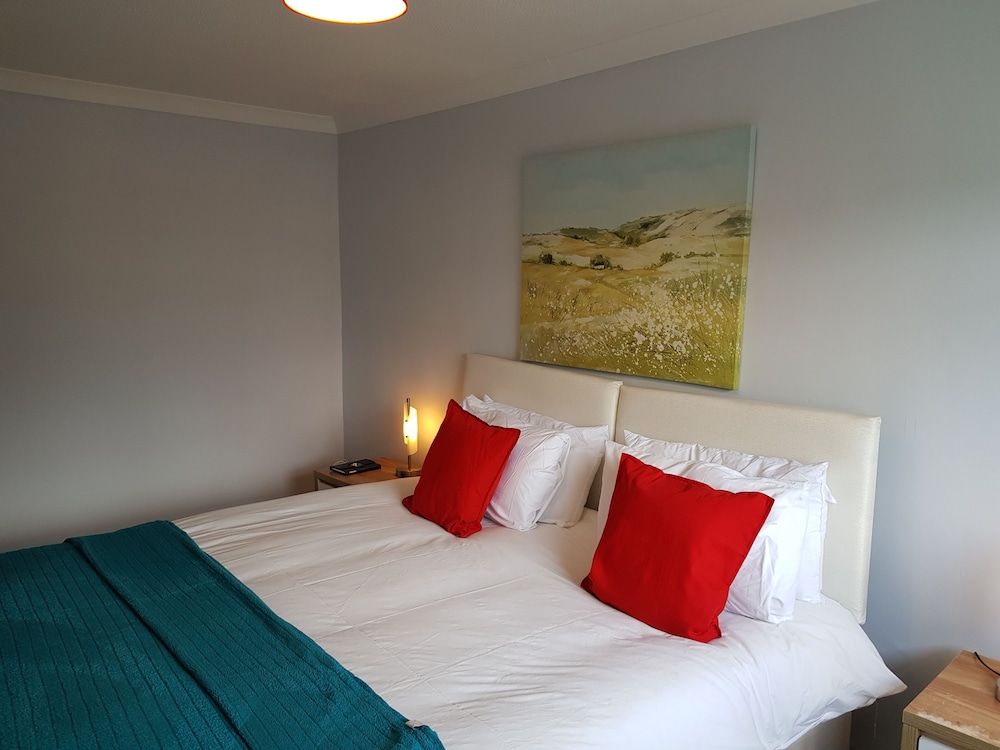 Penllech House - Huku Kwetu view 4