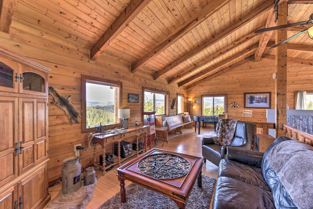 Secluded Cotopaxi Cabin w/ Panoramic Mtn Views