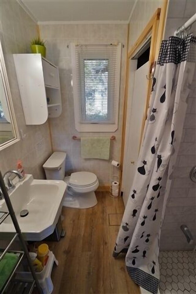 416 Papineau Lake 2 Bedroom Cottage