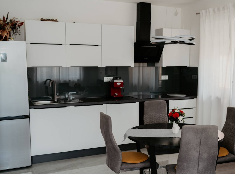 Modern Seget Vranjica Apartment With Terrace