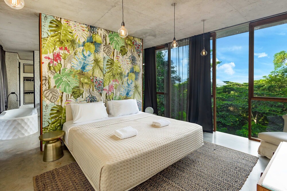 The Planchonella House - Eco Stay de Luxe