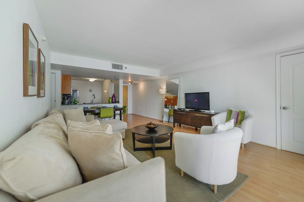 Sky High 31st Floor Condo W Parking