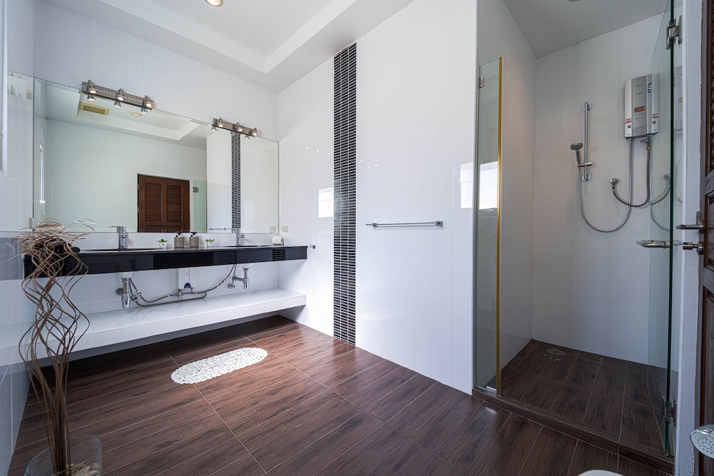 Luxurious 5-Bed Private Pool Villa - PV5 view 5