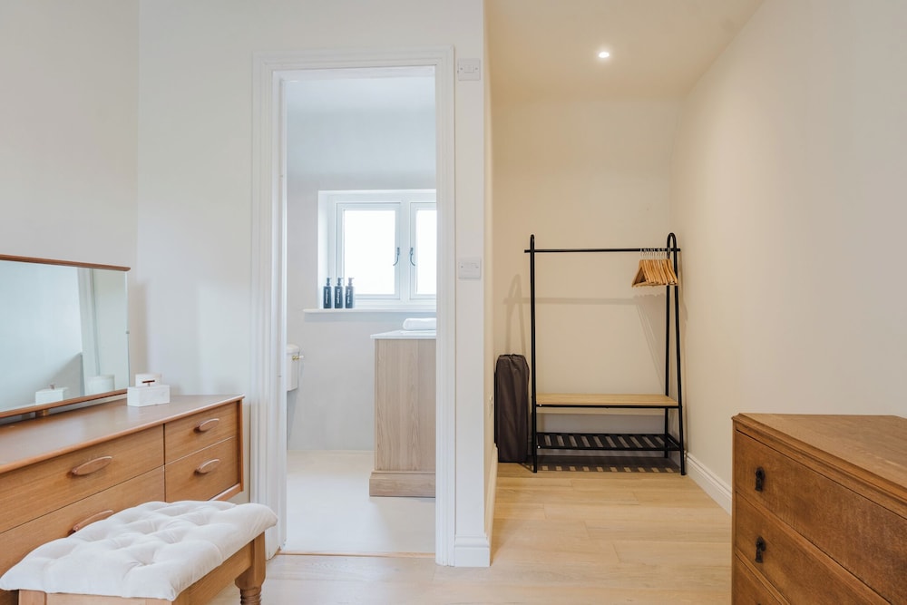 Mulberry Cottage 5BD in Wiltshire