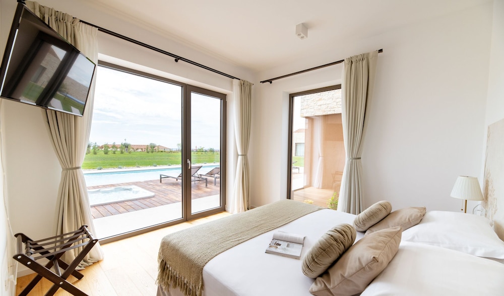 Villa Sanpadeo Nearby Novigrad - Crovillas