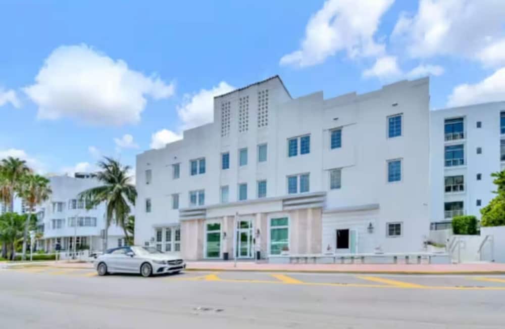 Serene Miami Studio