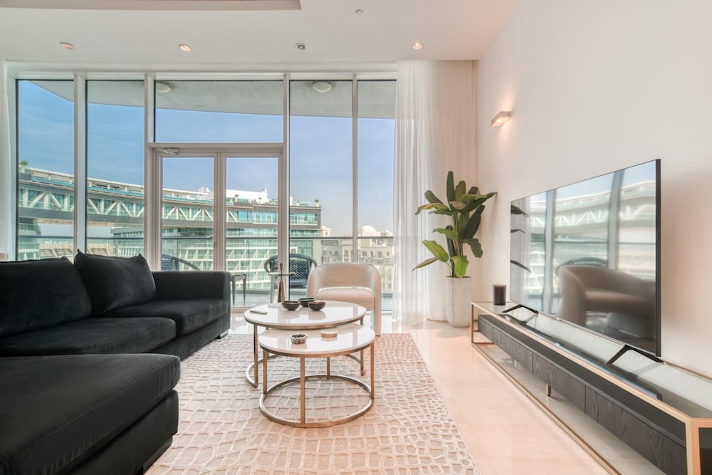 Palm Living Modern Luxury Mediterranean Vibes