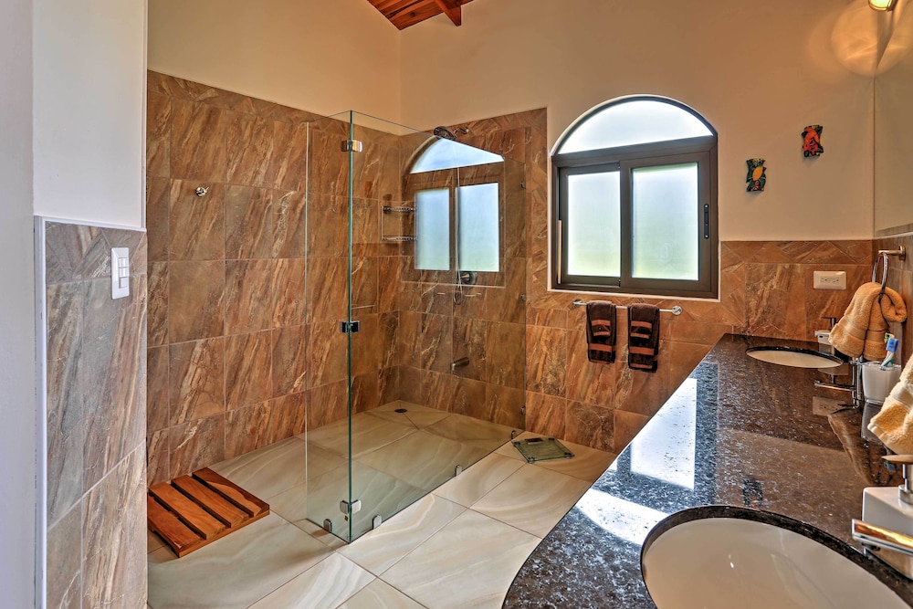 Stunning Casa de la Roca House w/ Infinity Pool!