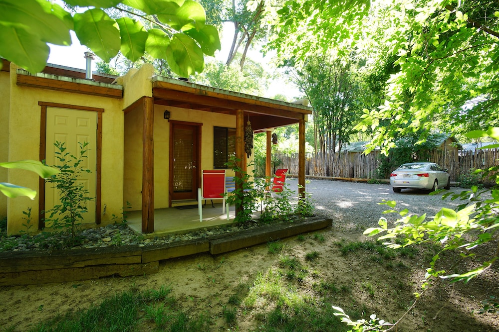 Burch Street Casitas Hotel Taos