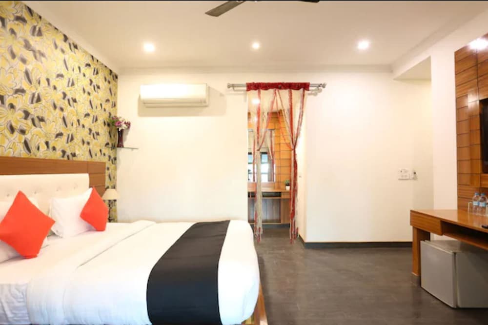OYO 13773 The Shoba Estate