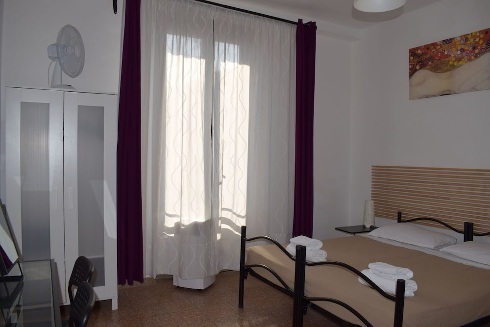 Rose Santamaria Residence - Hostel
