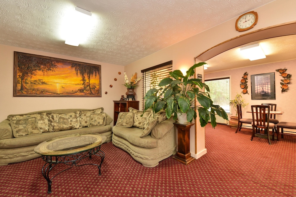Americas Best Value Inn Heflin view 3