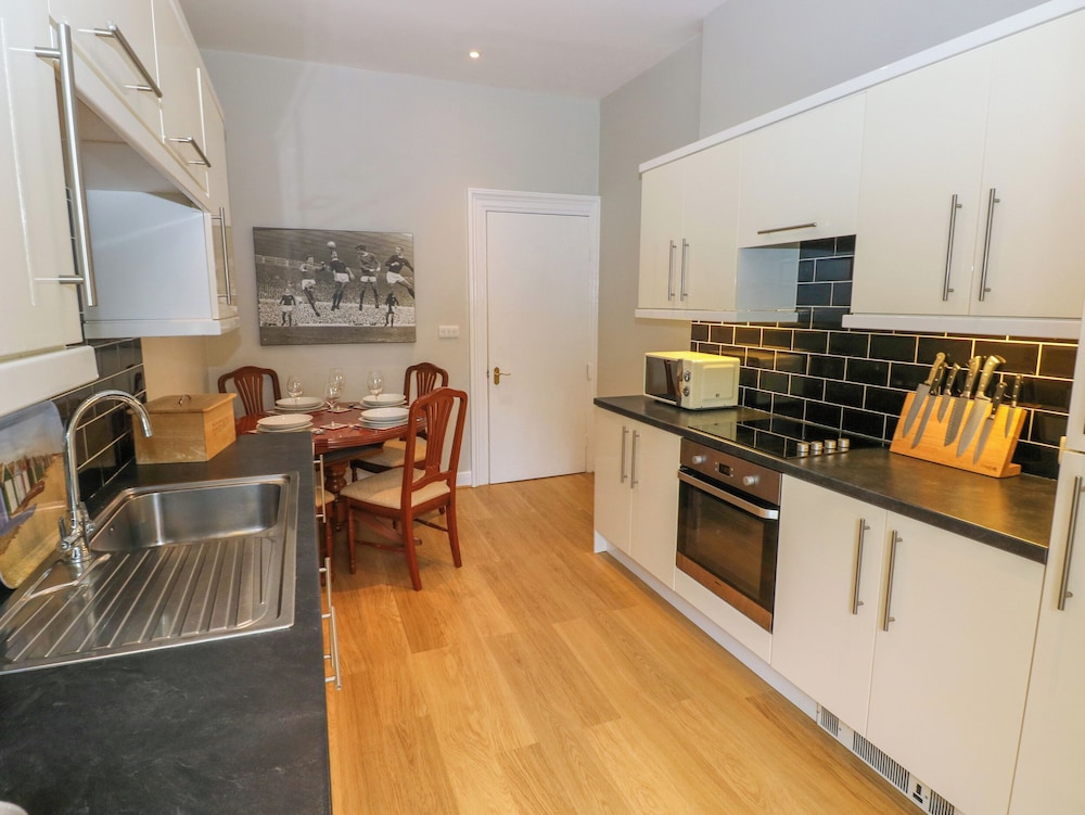 Bay View Apartment