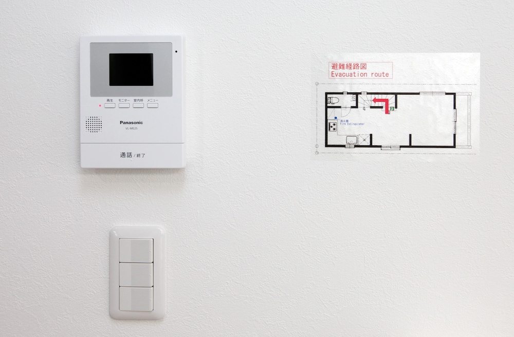 Higashi-Rokugo House WHITE by Tranova