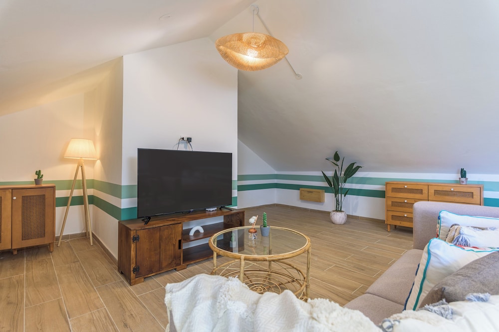 Glow Studios & Apartments in Batroun