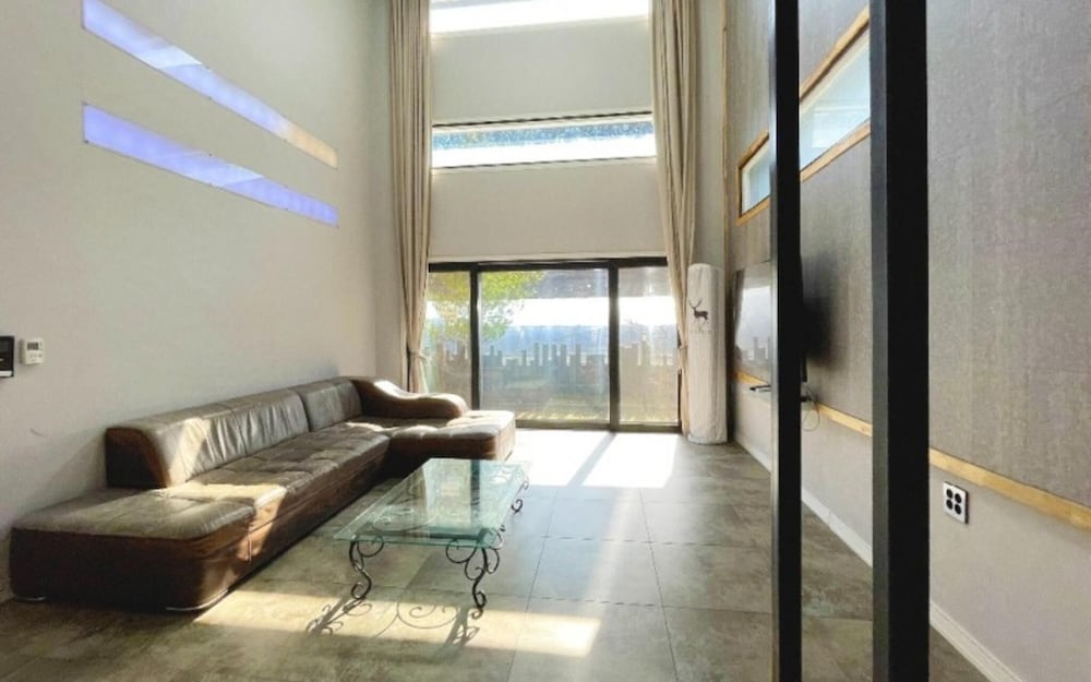 Cheongju Cheongnamdae Pool Villa view 4