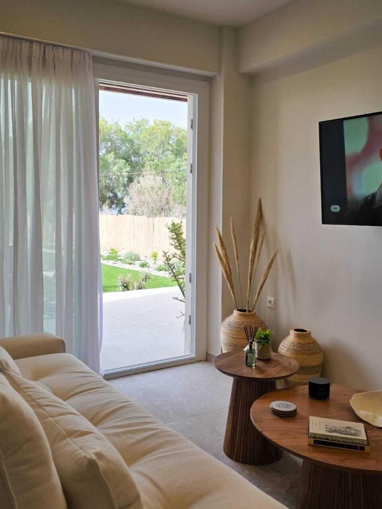 JM Dēos Suites