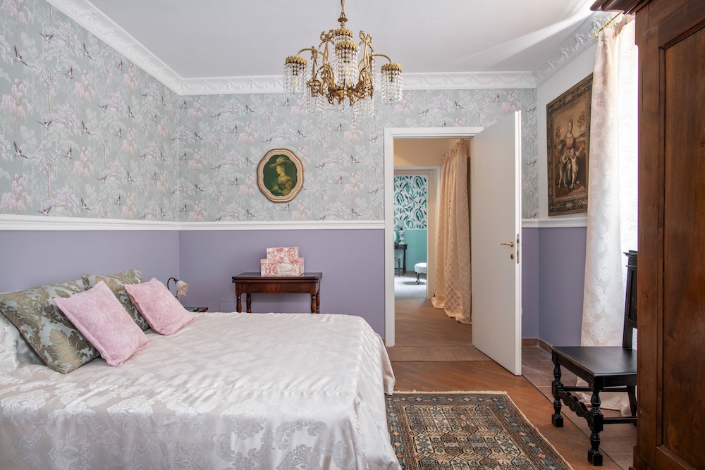 Pink Villa