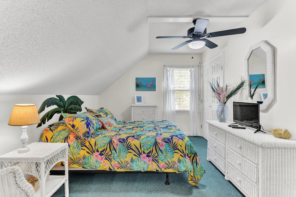 Just Beachy Spartanburg by Carolina Retreats