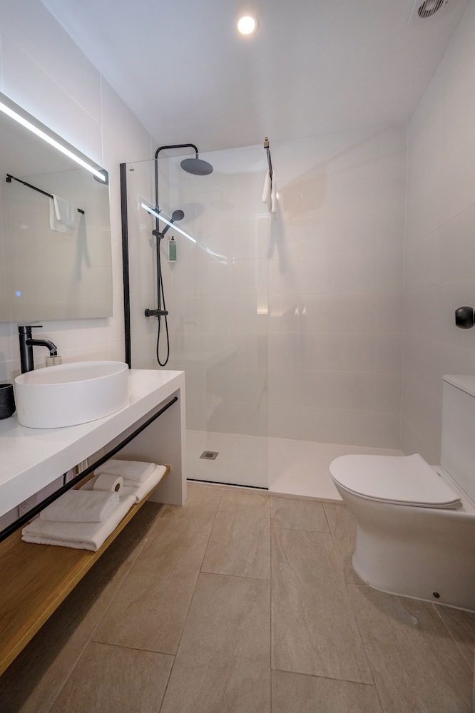 Ciutadella de Menorca Vacations - Hotel Tres Tocs - Property Image 6