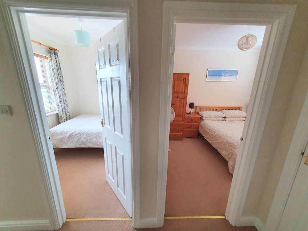 2-bedroom House Near Town With Superfast Wi-fi view 5