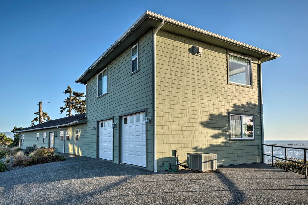 Crescent City Getaway w/ Panoramic Ocean Views! view 5