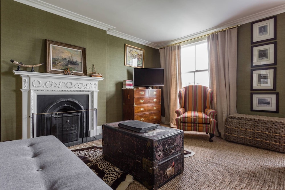 Brunswick Gardens II by Onefinestay