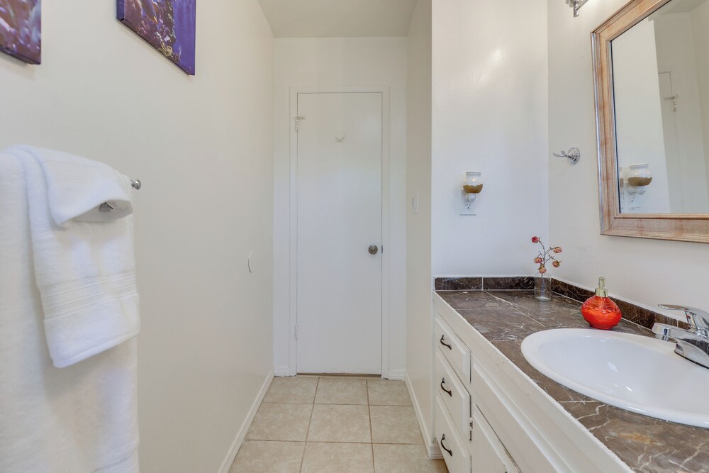 8 Mi to Carlsbad Beach: Home w/ Patio & Yard