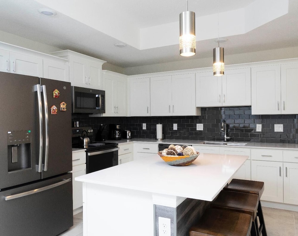 Amazing Townhome With Lake View at Storey Lake Resort