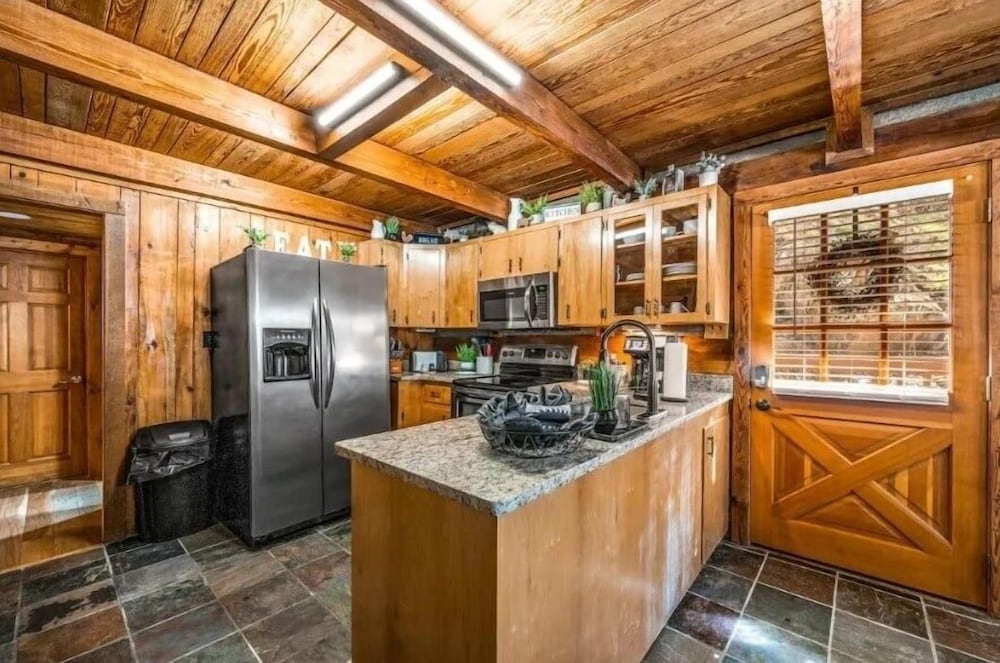 Hidden Acres Lodge 3 Bedroom Cabin