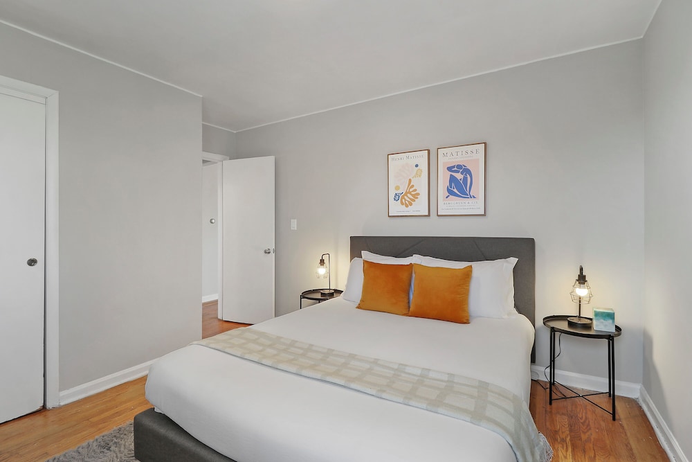 Cozy 2BR Apt Near Parks - Kimball A2