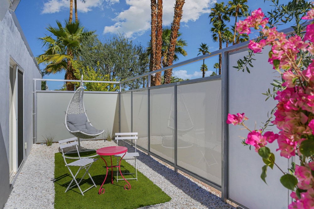 Birdcage Palm Springs