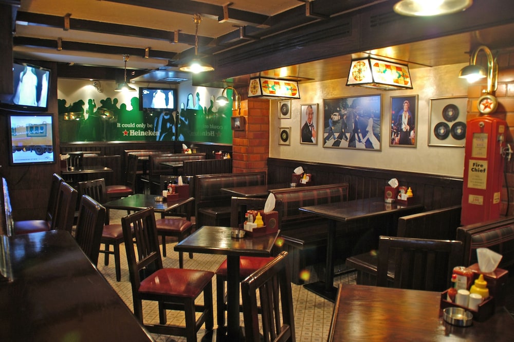 Comfort Hotel Suites