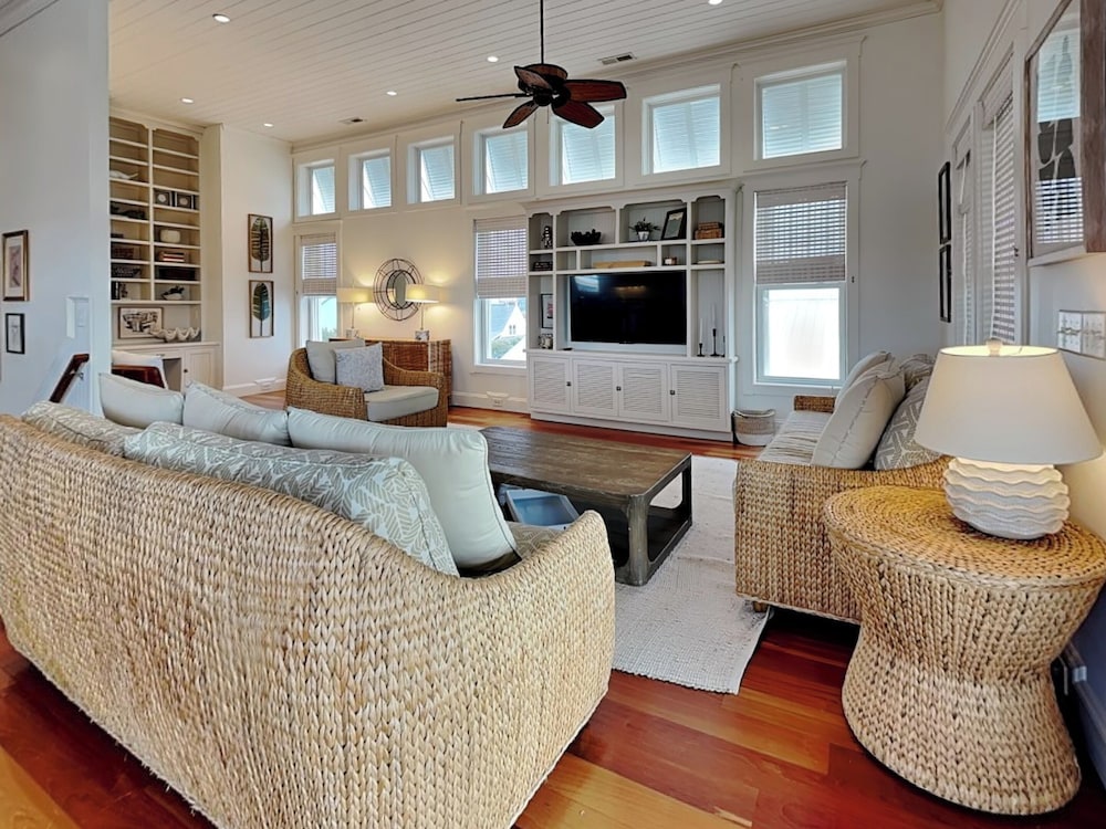 Windansea by Topsail Realty