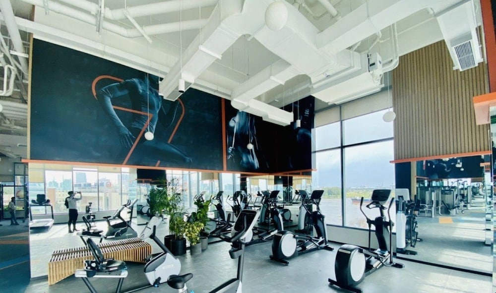 Skyway White & Silver Riverside Resident - Binh Thanh, HCM