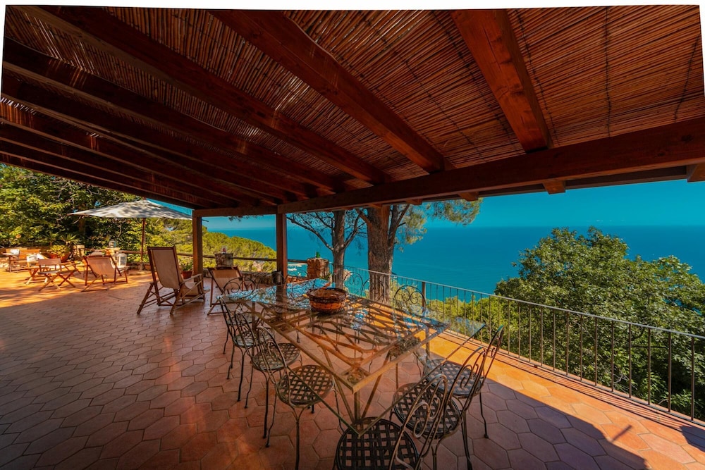 Villa dei Castagni con Vista Mare by Wonderful Italy view 5