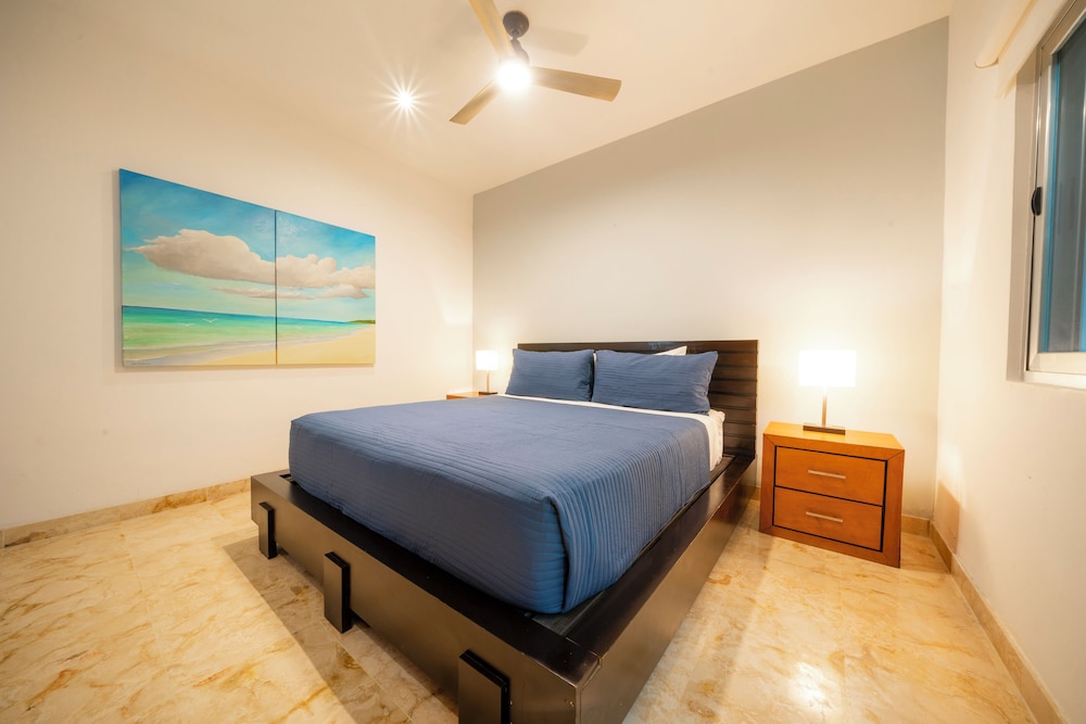 2 Br Condo Near to the Beach - CDM 113