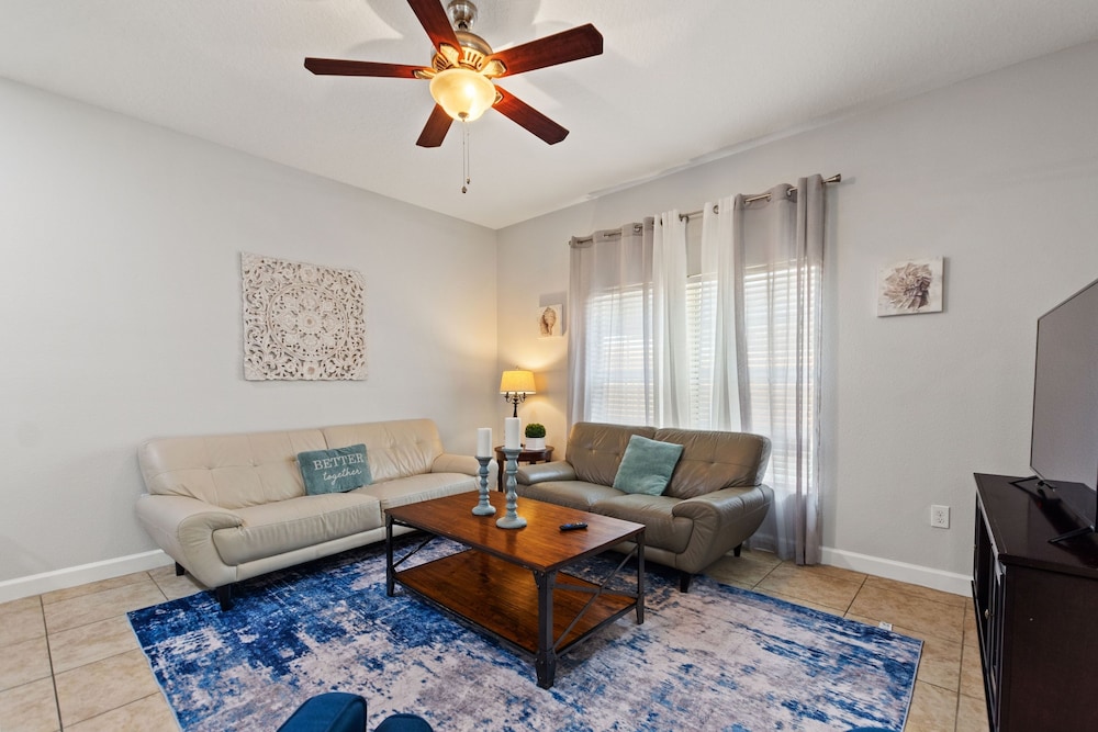 Sunny Paradise Retreat At Paradise Palms By Shine Villas 4 Bedroom Townhouse
