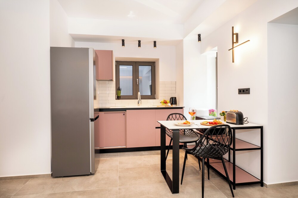 Cardamilia Suites