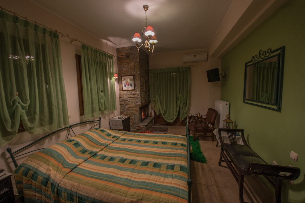 Chorostasi Guest House